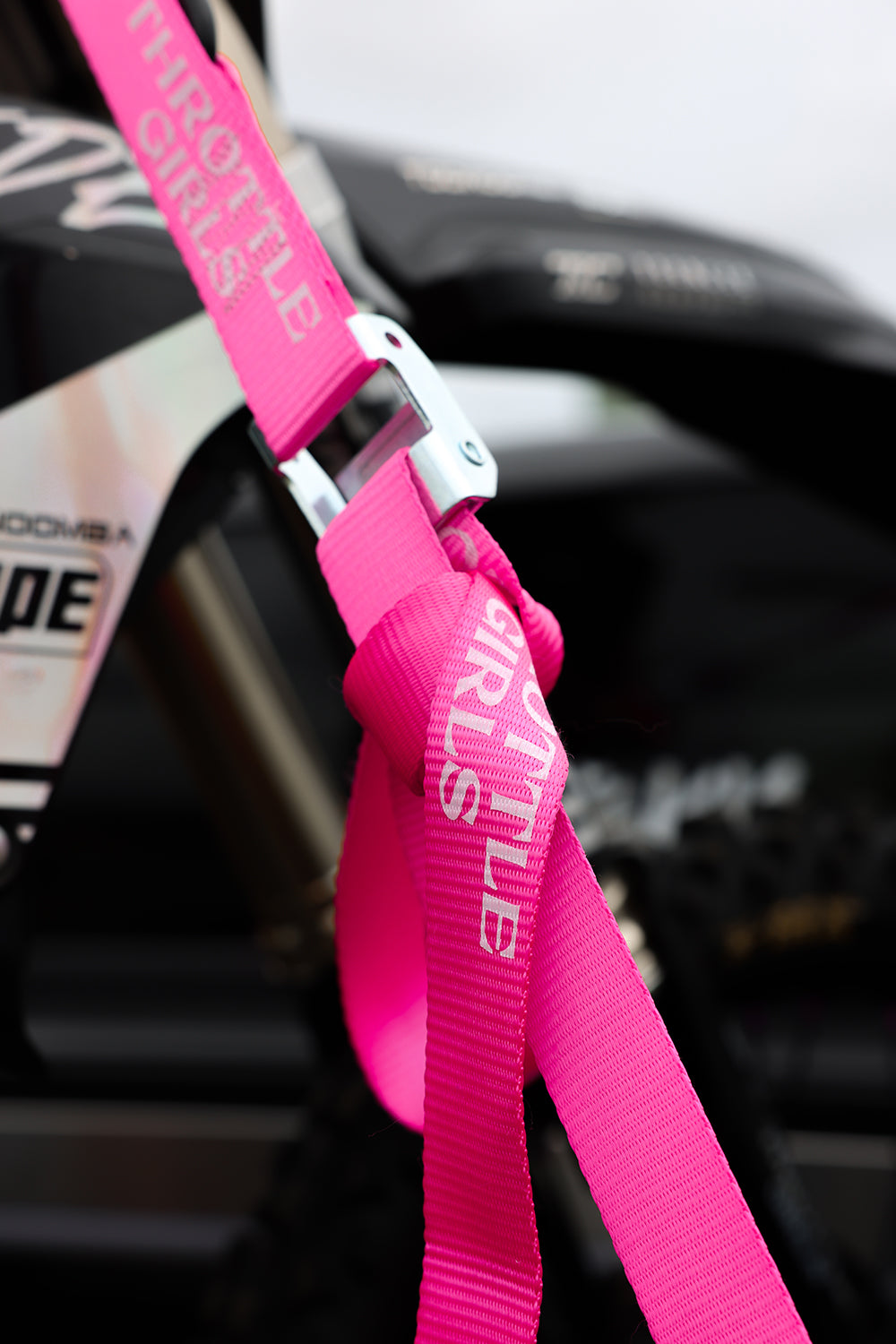 PINK MOTO TIE DOWNS