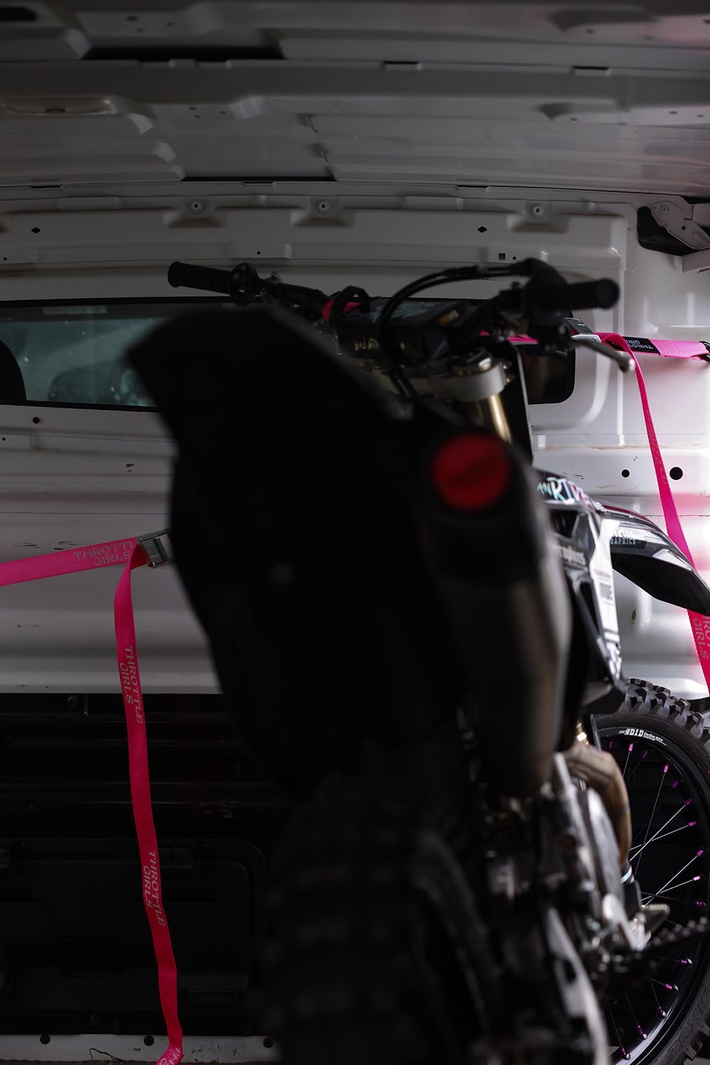PINK MOTO TIE DOWNS