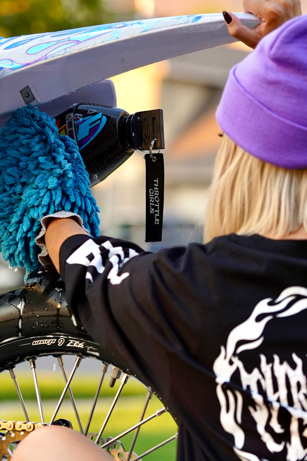 THROTTLE GIRLS KEYRING