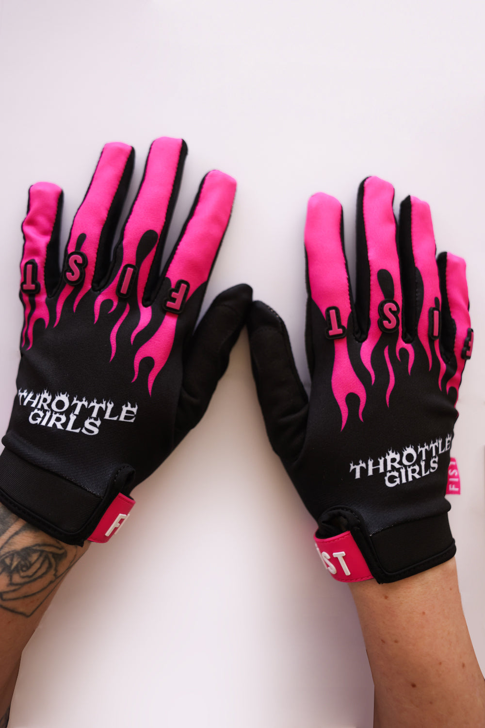 TG X FIST GLOVES ADULTS