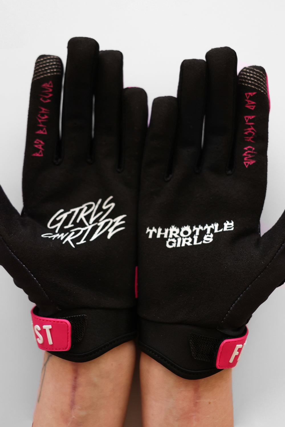 TG X FIST GLOVES YOUTH (ages 8+)