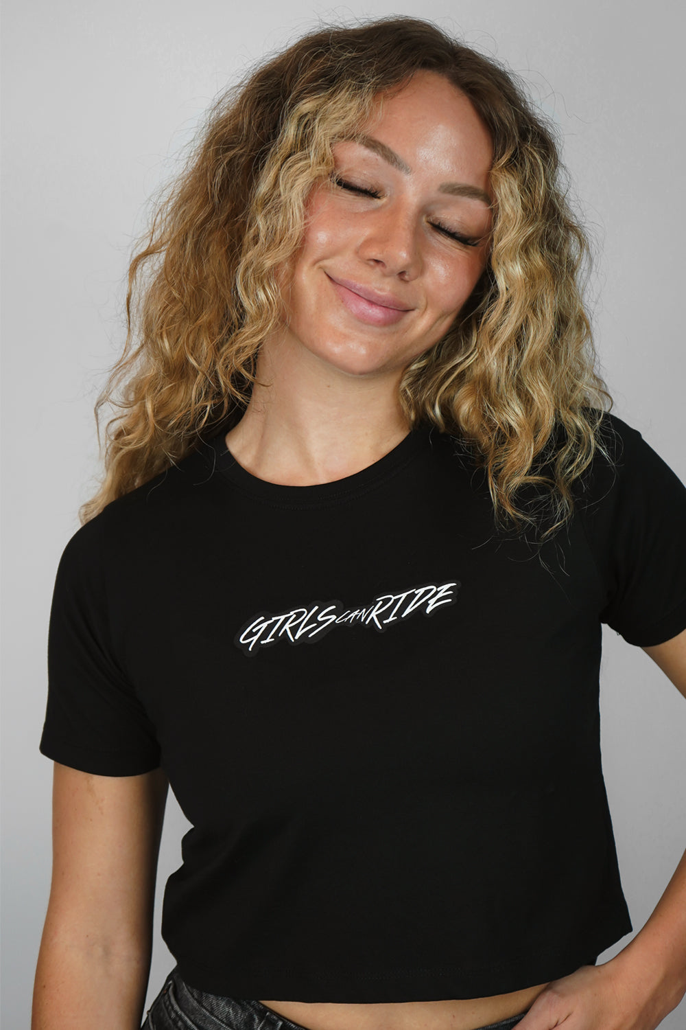 GCR CROP TEE BLACK